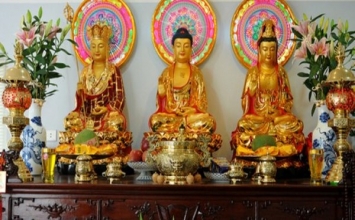 Thay mới các vật dụng thờ cúng
